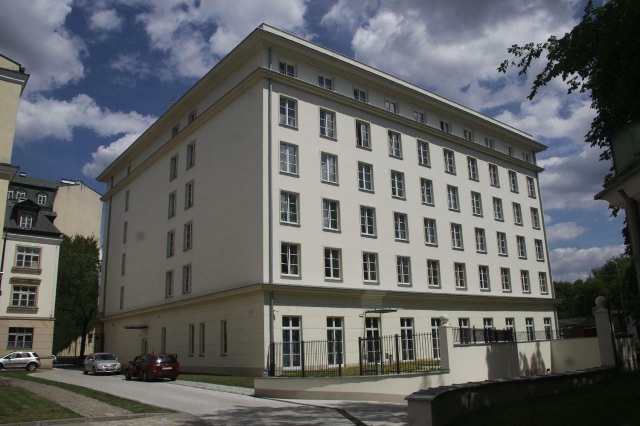 Dom Pomocy Studentom Vandrarhem Warszawa Exteriör bild