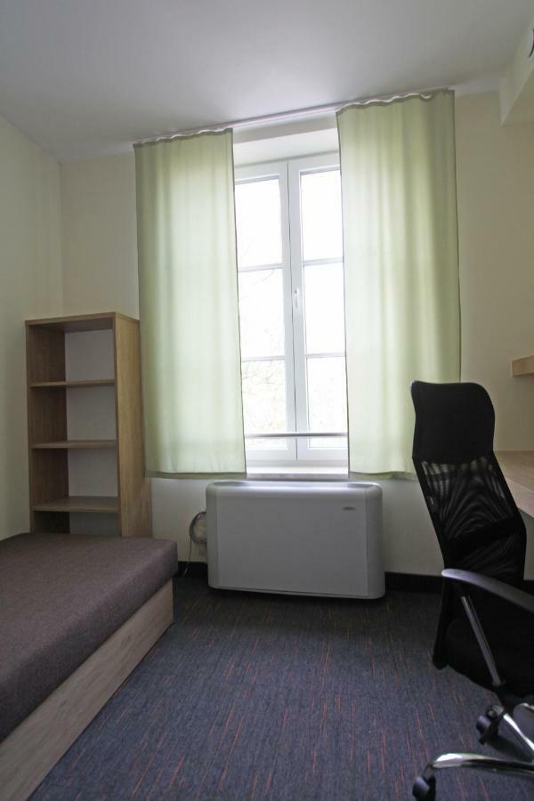 Dom Pomocy Studentom Vandrarhem Warszawa Exteriör bild