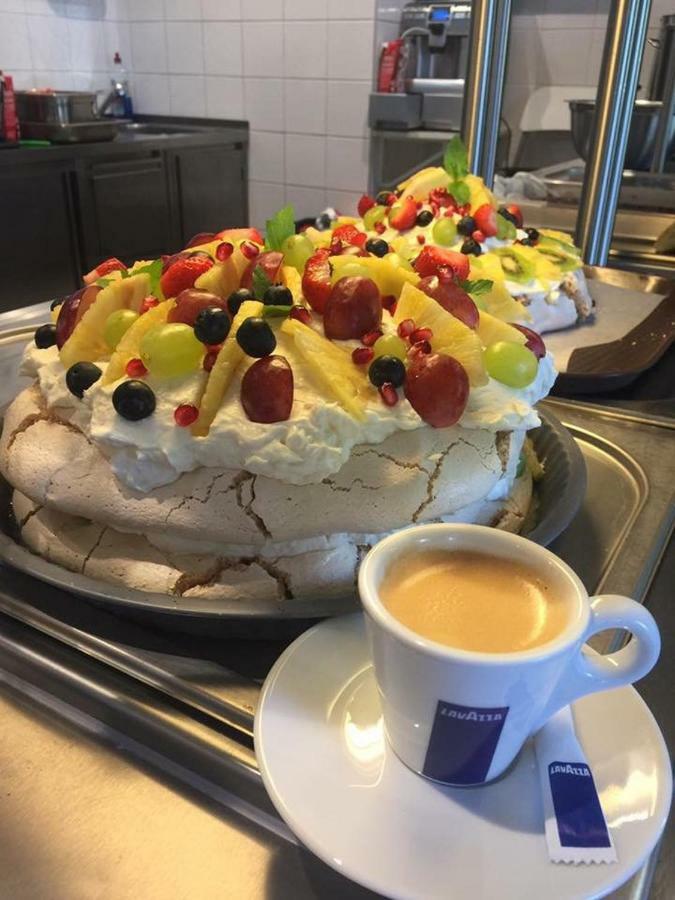 Dom Pomocy Studentom Vandrarhem Warszawa Exteriör bild